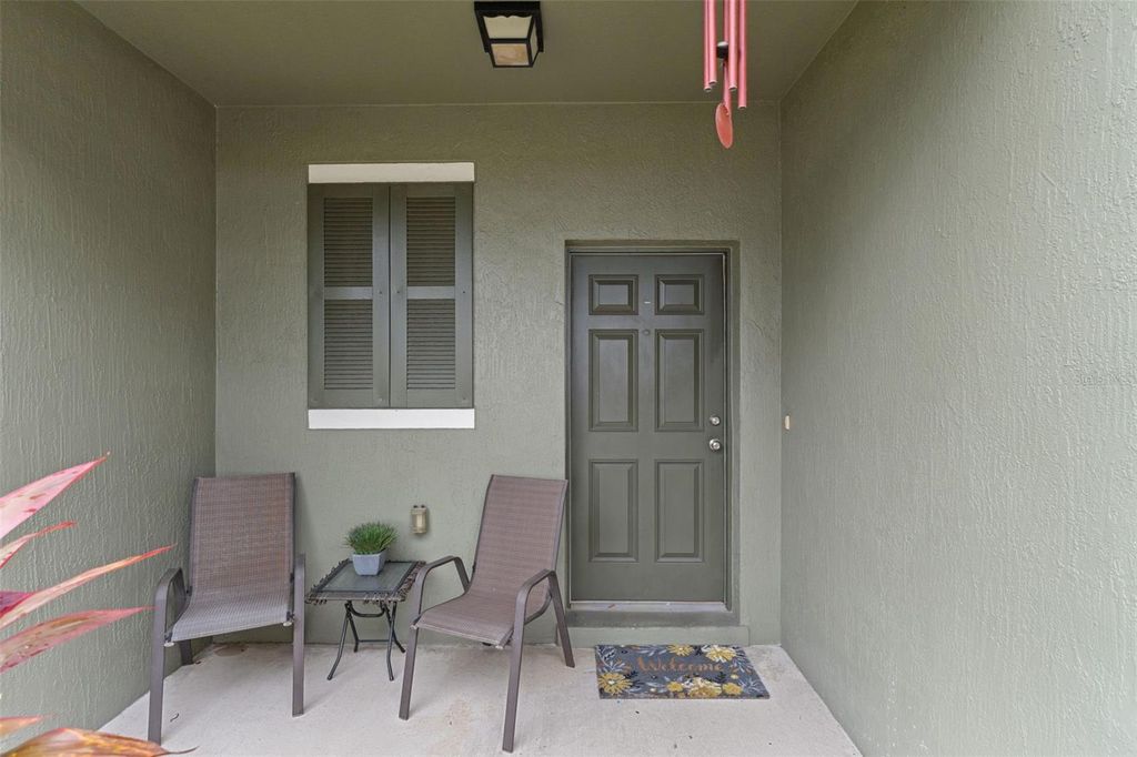 Image 4 of property listing at 2424 VICTORIA FALLS DRIVE, Orlando, FL 32824