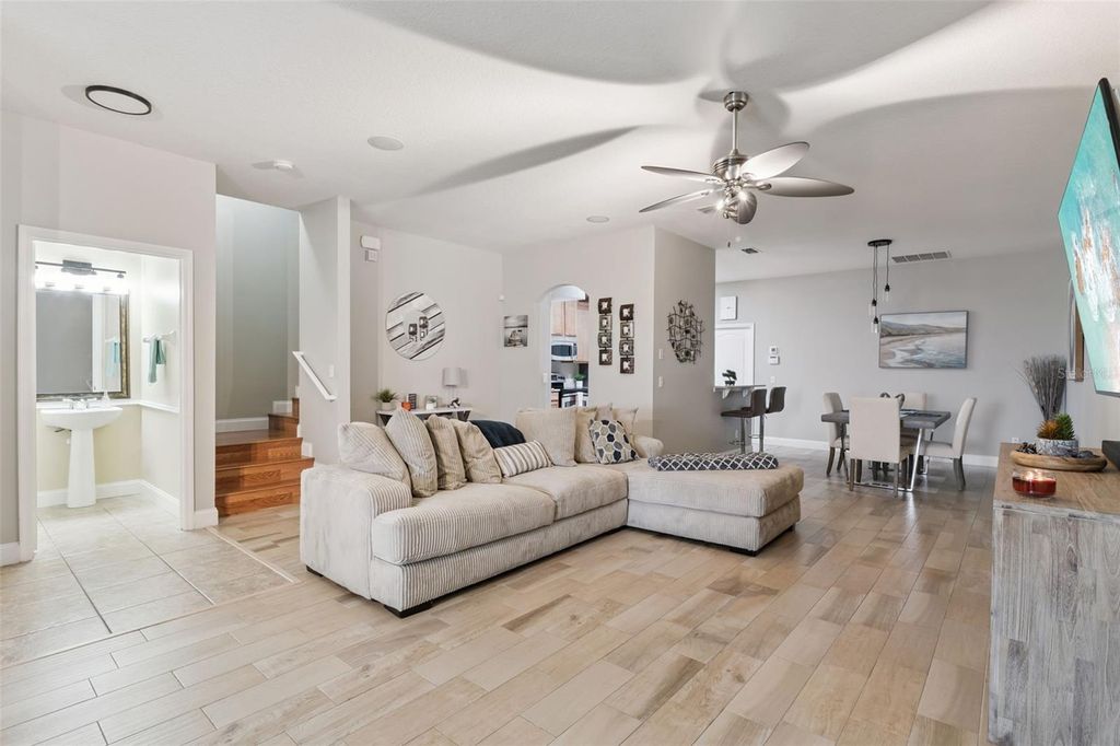 Image 10 of property listing at 2424 VICTORIA FALLS DRIVE, Orlando, FL 32824