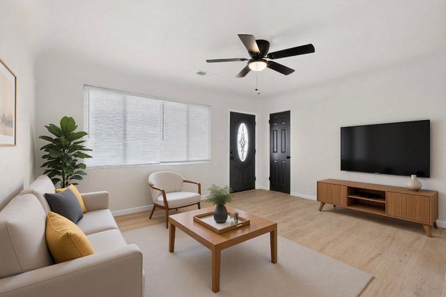 5316 10th Court NW, Albuquerque, NM 87107