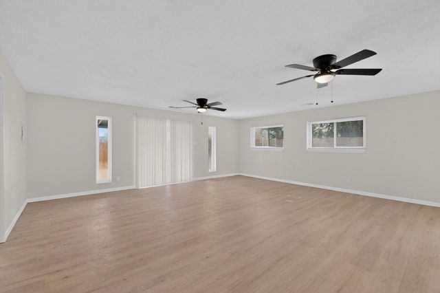 5316 10th Court NW, Albuquerque, NM 87107