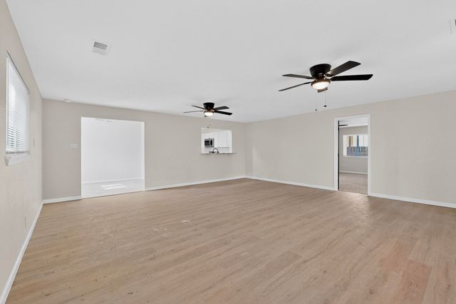 5316 10th Court NW, Albuquerque, NM 87107