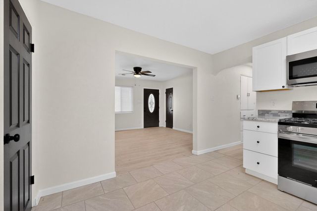 5316 10th Court NW, Albuquerque, NM 87107