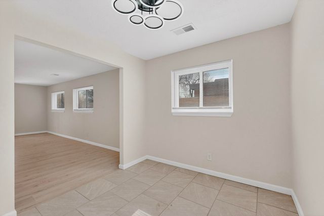 5316 10th Court NW, Albuquerque, NM 87107