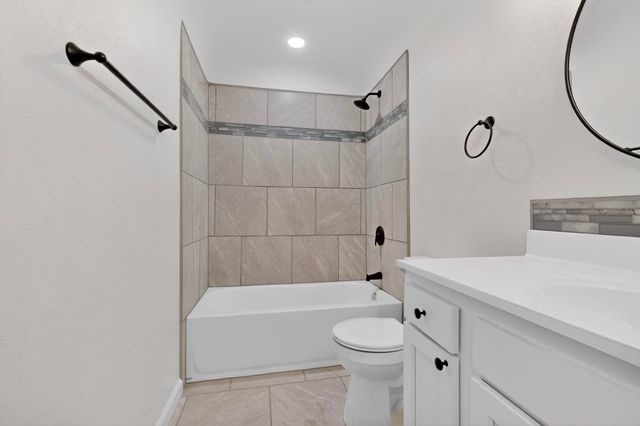 5316 10th Court NW, Albuquerque, NM 87107