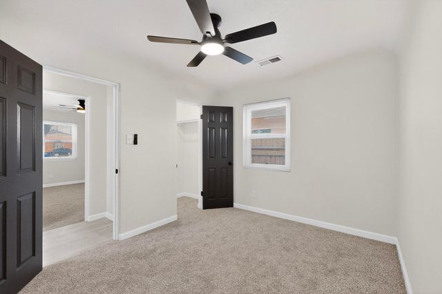 5316 10th Court NW, Albuquerque, NM 87107