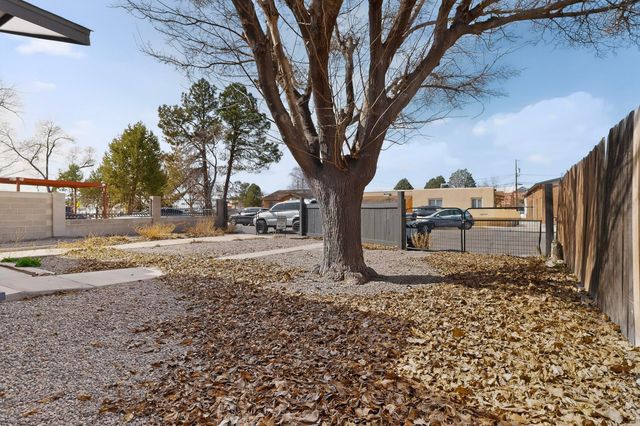 5316 10th Court NW, Albuquerque, NM 87107