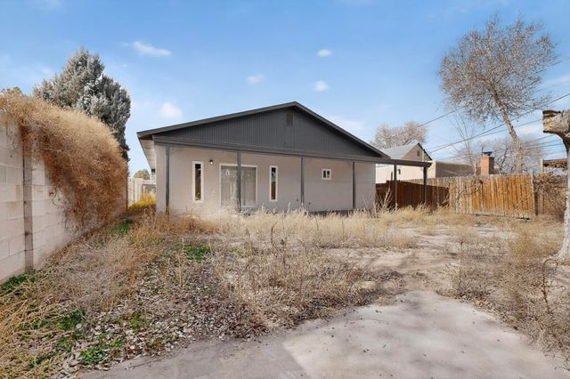 5316 10th Court NW, Albuquerque, NM 87107