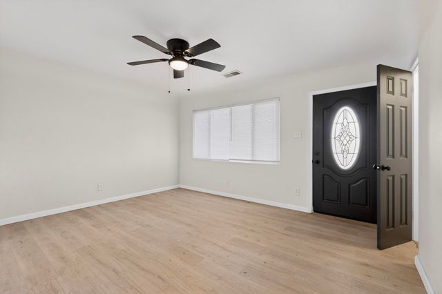 5316 10th Court NW, Albuquerque, NM 87107