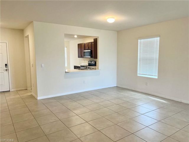 1009 11th ST, Cape Coral, FL 33909