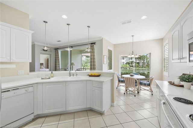 2180 Hawksridge DR # 2002, Naples, FL 34105