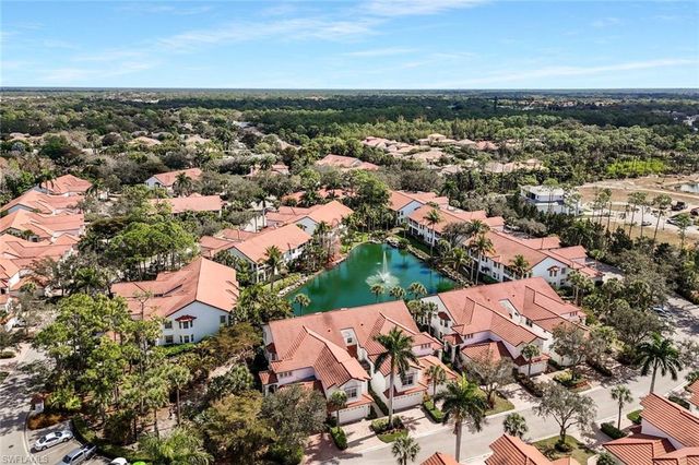 2180 Hawksridge DR # 2002, Naples, FL 34105