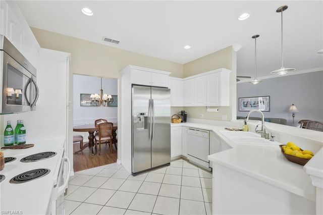 2180 Hawksridge DR # 2002, Naples, FL 34105