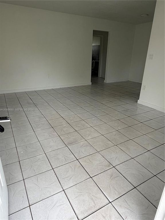 16120 NE 19th Court 1, North Miami Beach, FL 33162