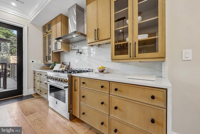 235 12TH ST SE, Washington, DC 20003