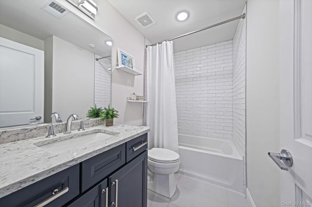 59 Farm Acre Circle, Mount Sinai, NY 11766