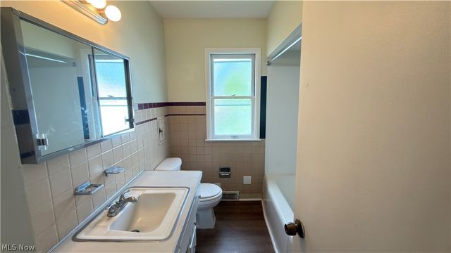 17115 Harvard Avenue, Cleveland, OH 44128
