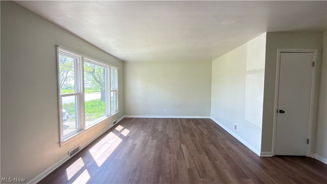 17115 Harvard Avenue, Cleveland, OH 44128