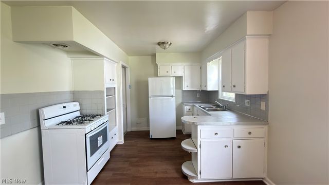 17115 Harvard Avenue, Cleveland, OH 44128