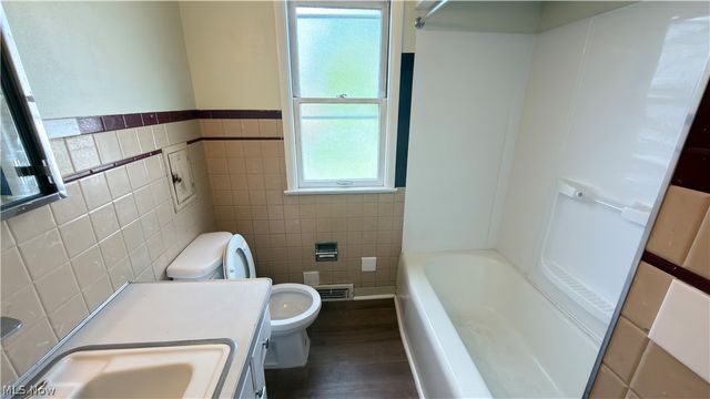 17115 Harvard Avenue, Cleveland, OH 44128