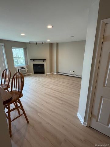 23 Lexington Hill 7, Harriman, NY 10926