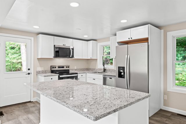 17 Fairway Drive, New Hampton, NH 03256