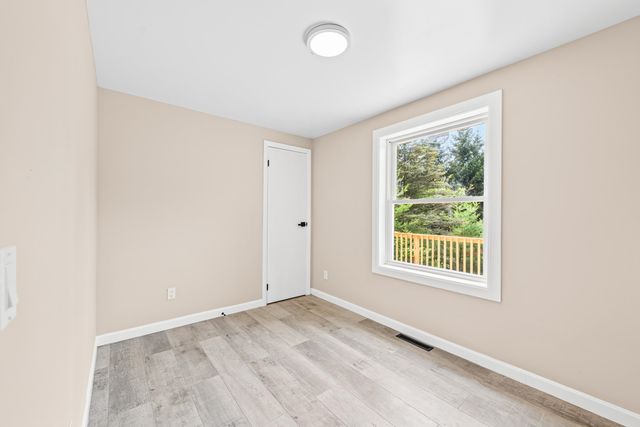 17 Fairway Drive, New Hampton, NH 03256