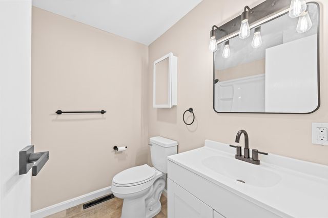 17 Fairway Drive, New Hampton, NH 03256