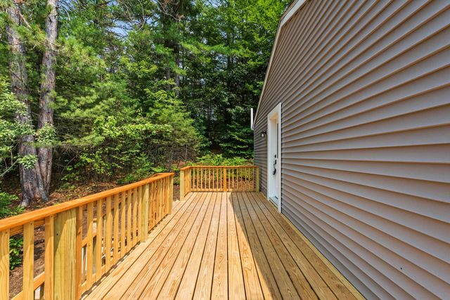 17 Fairway Drive, New Hampton, NH 03256