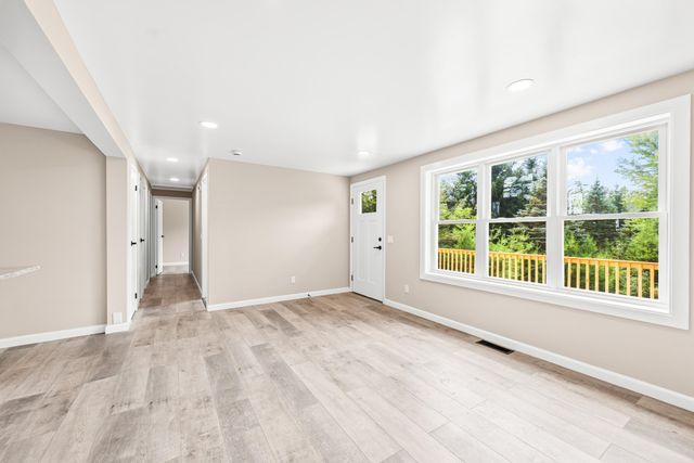 17 Fairway Drive, New Hampton, NH 03256