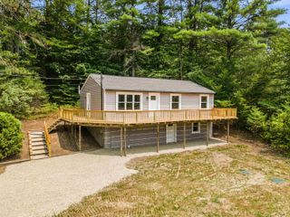 17 Fairway Drive, New Hampton, NH 03256