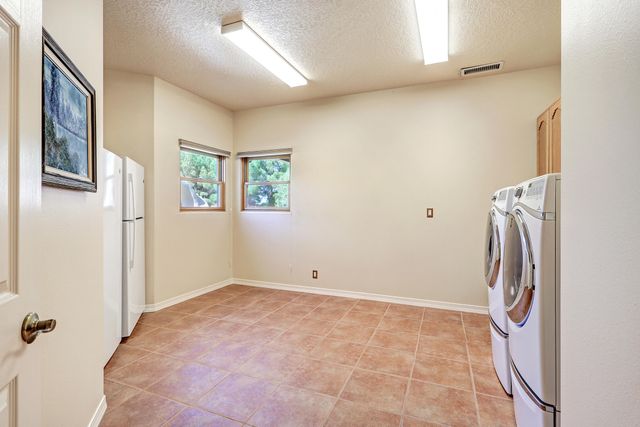 9175 Wilshire Avenue NE, Albuquerque, NM 87122