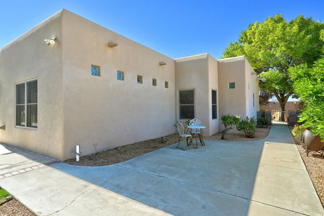 9175 Wilshire Avenue NE, Albuquerque, NM 87122