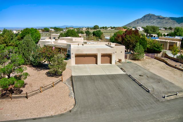 9175 Wilshire Avenue NE, Albuquerque, NM 87122
