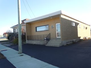 130 W Irving Park Road, Wood Dale, IL 60191