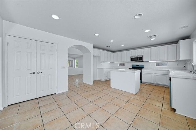 9373 Dragon Tree, Hesperia, CA 92344