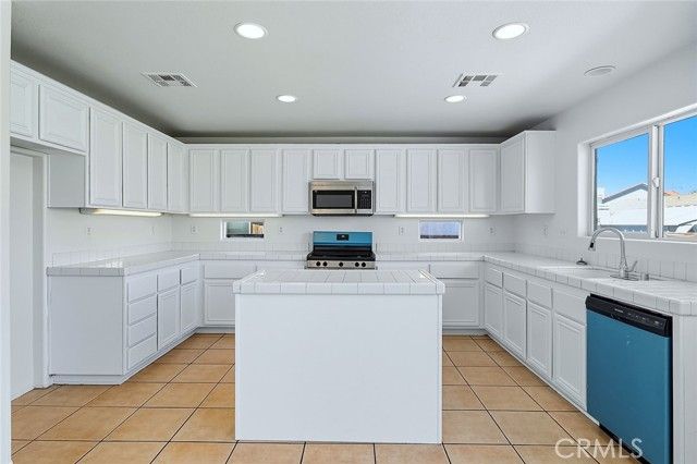 9373 Dragon Tree, Hesperia, CA 92344