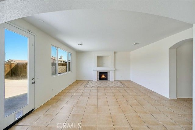 9373 Dragon Tree, Hesperia, CA 92344