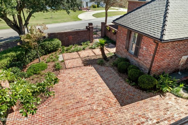 101 Mission Hills Drive, Broussard, LA 70518