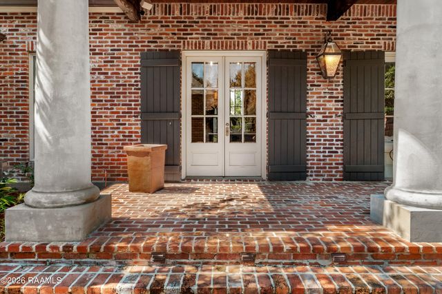 101 Mission Hills Drive, Broussard, LA 70518