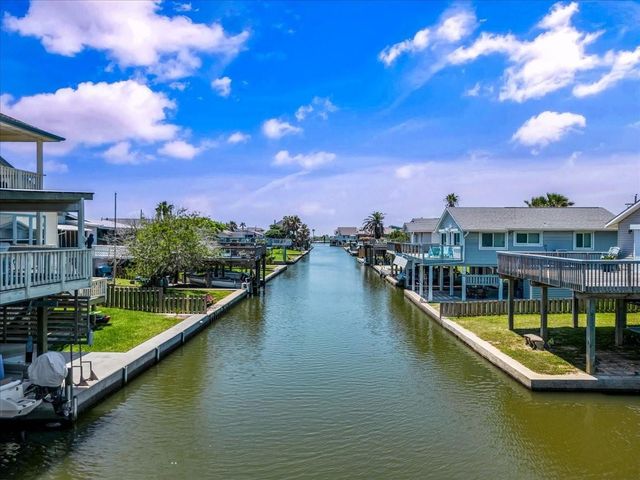 16531 Nassau Way, Jamaica Beach, TX 77554