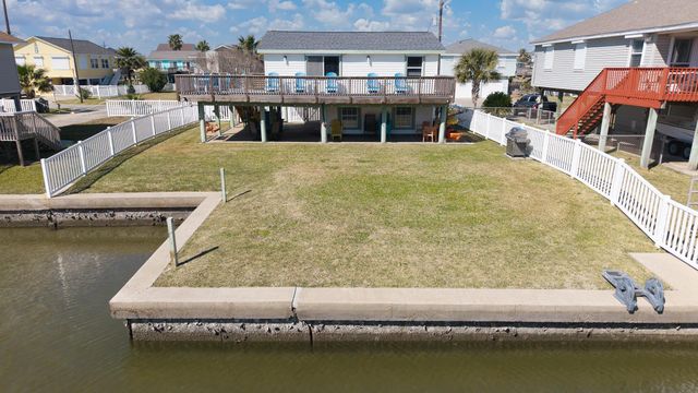 16531 Nassau Way, Jamaica Beach, TX 77554