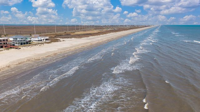 16531 Nassau Way, Jamaica Beach, TX 77554