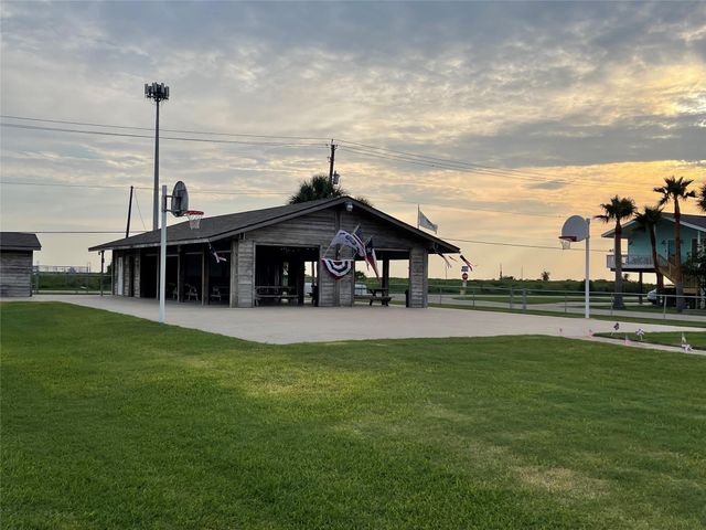 16531 Nassau Way, Jamaica Beach, TX 77554