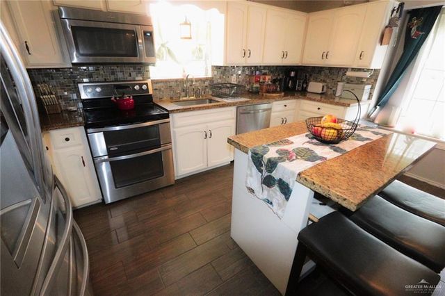 1405 S Brier Street, Alton, TX 78573
