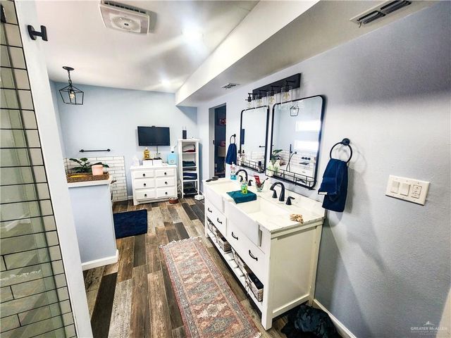 1405 S Brier Street, Alton, TX 78573