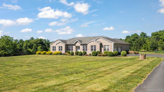 41 Flint Road, Millbrook, NY 12545