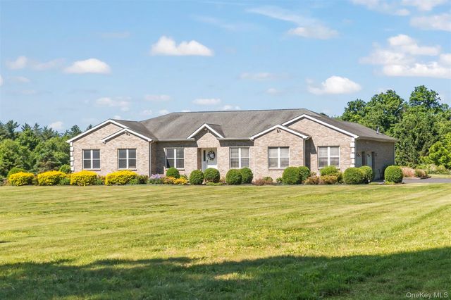 41 Flint Road, Millbrook, NY 12545