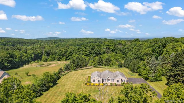 41 Flint Road, Millbrook, NY 12545