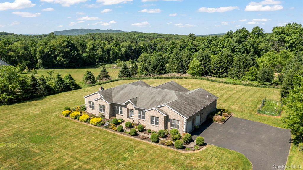 41 Flint Road, Millbrook, NY 12545