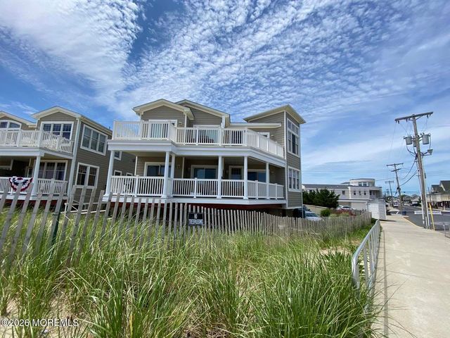 209-4 Beachfront, Manasquan, NJ 08736